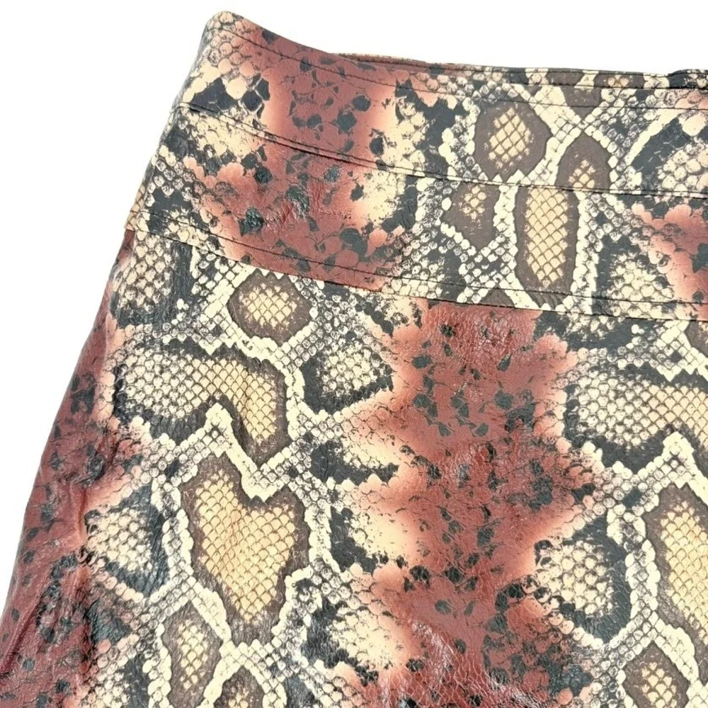 Brown Snakeskin Faux Leather Mini Skirt L Animal Print Y2K Edgy‎ Indie Sleeze